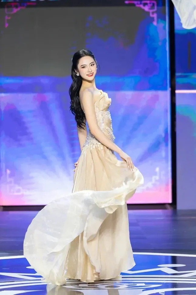 Dù có lợi thế ngoại hình, Vân Nhi vẫn rất khiêm tốn khi đặt mục tiêu muốn hoàn thiện bản thân hơn thông qua các hoạt động của cuộc thi Hoa hậu Việt Nam 2024. Cô rất hào hứng với các khóa học nâng cao kỹ năng thuyết trình, cách giao tiếp hay cách trình diễn catwalk.