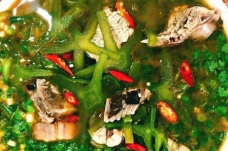 Biến cây dại đầy gai góc mọc trên cồn cát thành món ngon 'độc lạ'