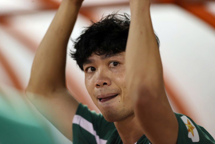 Đôi mắt đượm buồn của Công Phượng