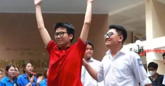 Phổ điểm môn Hóa 2025: Khó chạm điểm 10, dễ đạt điểm sàn