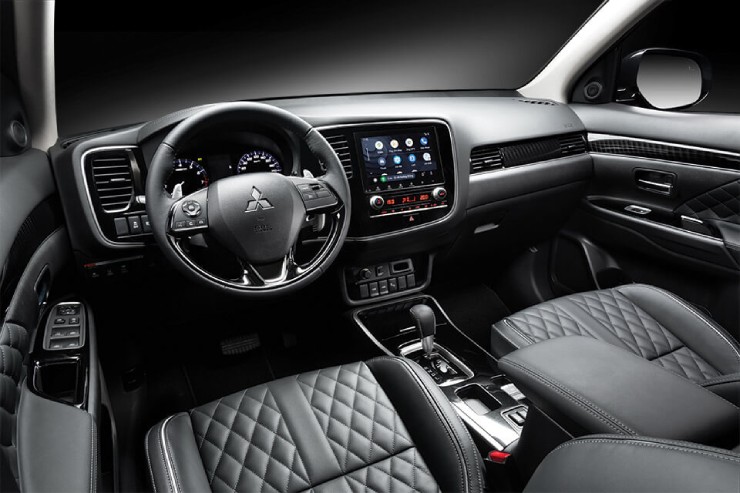 CX-5, Outlander: Xe Nhật "sang hóa", chủ xe Việt có thực sự cần? - 8