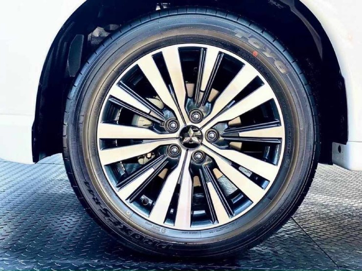 Ngắm chi tiết dòng SUV Mitsubishi Outlander giá từ 825 triệu đồng - 7