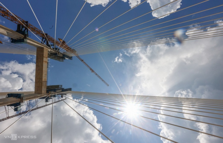 Hình dáng cầu dây văng cao nhất Việt Nam sắp hoàn thành - 8