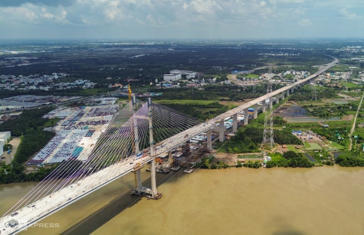 Hình dáng cầu dây văng cao nhất Việt Nam sắp hoàn thành - 14