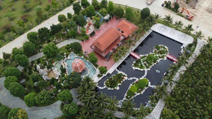 UBND tỉnh Thanh Hóa cho thuê đất làm bãi tập kết vật liệu xây dựng nhưng chủ đầu tư lại xây dựng nhiều hạng mục không được cấp phép.