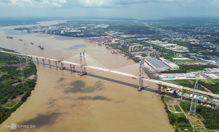 Hình dáng cầu dây văng cao nhất Việt Nam sắp hoàn thành - 1