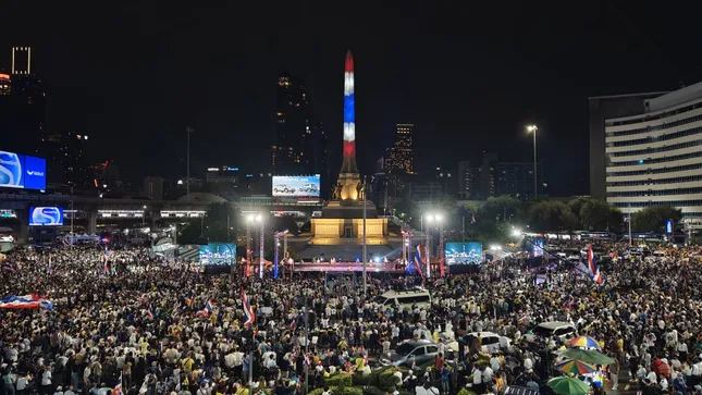 Hàng ngàn người biểu tình ở Bangkok ngày 28/6 để đòi Thủ tướng Paetongtarn từ chức. (Ảnh: The Nation)