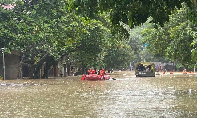 Miền Bắc đón các đợt mưa lớn liên tiếp.