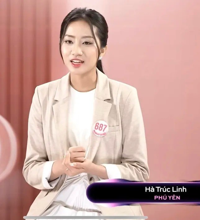 Trên trang cá nhân, Hoa hậu Hà Trúc Linh chia sẻ khá nhiều khoảnh khắc đời thường cũng như hành trình tham gia Hoa hậu Việt Nam 2024. Trúc Linh cùng các thí sinh đã có nhiều buổi phỏng vấn, trò chuyện trước ống kính và tân Hoa hậu vẫn khoe được gương mặt sáng, đường nét hài hòa qua những khung hình không chỉnh sửa.