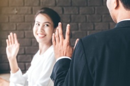 Đến trễ cuộc họp quan trọng khiến cả nhóm bị ảnh hưởng