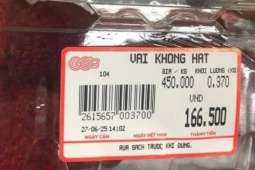 Loại vải giá bán hơn nửa triệu/kg: Cung không đủ cầu, dân Hà thành xếp hàng đợi mua