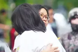 Đề tiếng Anh tốt nghiệp khó như thi IELTS: Học sinh  khóc thét , chuyên gia nói gì?