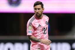 Messi vất vả xuyên phá hàng thủ PSG, Busquets sai lầm đáng trách