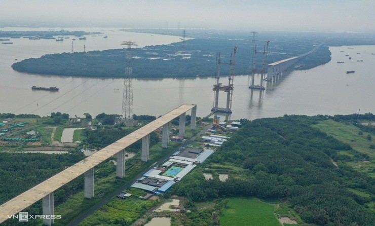 Hình dáng cầu dây văng cao nhất Việt Nam sắp hoàn thành - 4