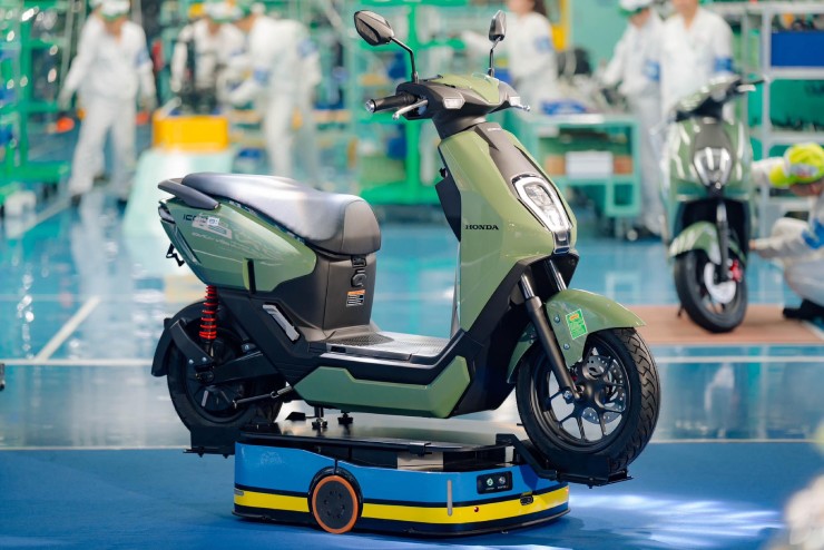 Đây là 3 mẫu xe máy điện tiện ích giá từ 26 triệu đồng, hút dân đô thị - 4