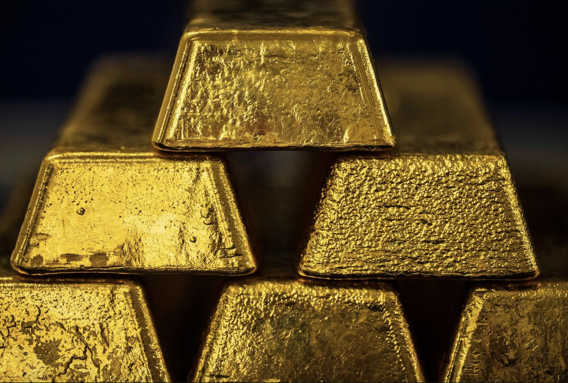 Chuyên gia Jesse Colombo dự báo giá vàng dao động 3.200-3.500 USD/ounce, có thể giảm thêm ngắn hạn.