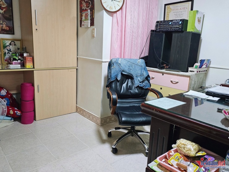 Cùng tầng còn 1 căn phòng nhỏ được Mộng Tuyền dùng để chứa đồ hoặc cho khách đến chơi nhà ở lại qua đêm.&nbsp;