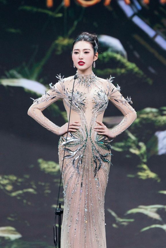 Nhan sắc trong trẻo của cô gái 19 tuổi vừa trở thành Hoa hậu Trái Đất Việt Nam - 8
