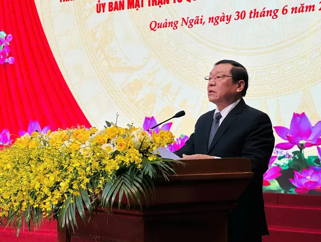 Tại buổi lễ ông Lại Xuân Môn, Phó Trưởng ban Thường trực Ban Tuyên giáo và Dân vận Trung ương công bố các nghị quyết, quyết định tại lễ công bố ở tỉnh Quảng Ngãi.