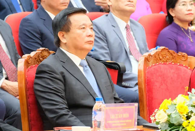 Dự lễ có ông Nguyễn Xuân Thắng, Ủy viên Bộ Chính trị, Giám đốc Học viện Chính trị quốc gia Hồ Chí Minh, Chủ tịch Hội đồng Lý luận Trung ương.