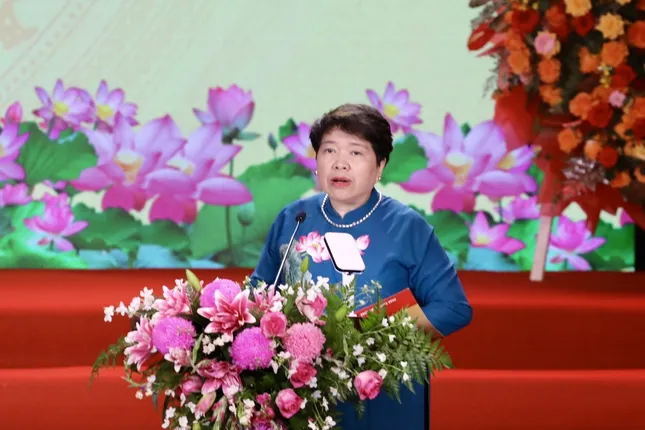 Bà Nguyễn Thúy Anh - Ủy viên Ban Chấp hành Trung ương Đảng, Phó Trưởng Ban Chính sách, chiến lược Trung ương công bố. Ảnh: Thái Lâm.