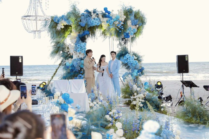 Không gian tiệc kỷ niệm trên biển của Midu - Minh Đạt.