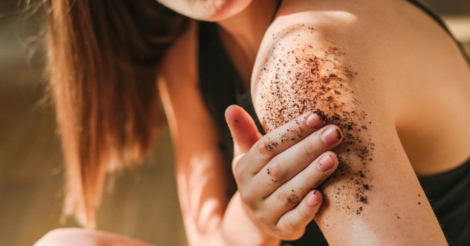 Hiểu rõ làn da của mình, chọn sản phẩm phù hợp và nghe lời khuyên từ chuyên gia là chìa khóa để tẩy da chết an toàn, hiệu quả.