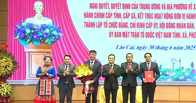 Ông Trịnh Xuân Trường, Bí thư Tỉnh ủy và 4 Phó Bí thư Tỉnh ủy Lào Cai nhiệm kỳ 2020–2025.