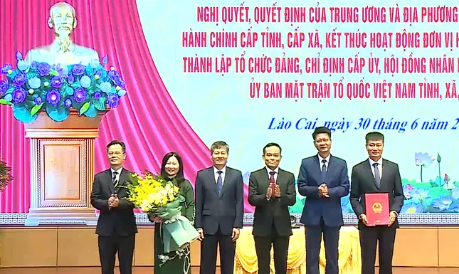 Ông Trần Huy Tuấn Chủ tịch UBND tỉnh và các Phó Chủ tịch UBND tỉnh Lào Cai nhiệm kỳ 2021–2026