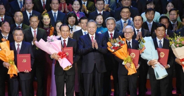 Công bố Bí thư, Chủ tịch UBND các tỉnh, thành p...