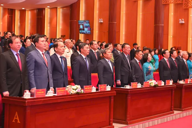 Lễ công bố Nghị quyết của Quốc hội và Ủy ban Thường vụ Quốc hội về việc sắp xếp các đơn vị hành chính cấp huyện, cấp xã trên địa bàn tỉnh Quảng Ninh.