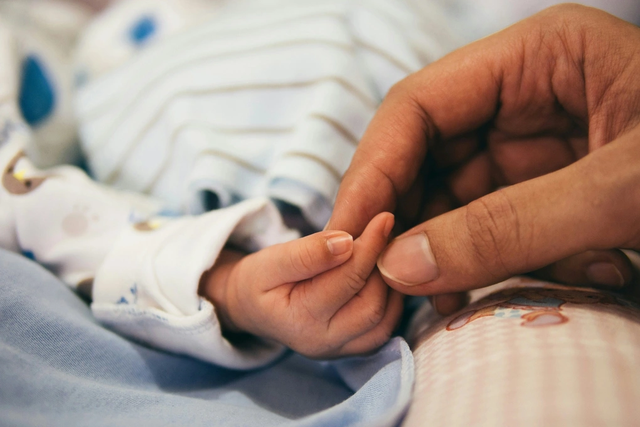 Sự việc là hồi chuông cảnh tỉnh về nguy cơ xâm hại trẻ em ngay trong môi trường tưởng như an toàn. (Ảnh minh họa: Unsplash).
