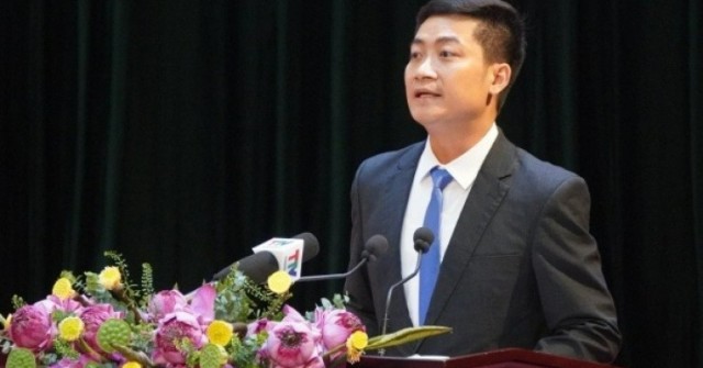 Thanh Hoá có bí thư xã là phó giáo sư, sinh năm...