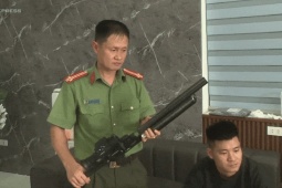 Đường dây sản xuất súng quân dụng bị triệt phá