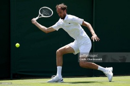 Video tennis Bonzi - Medvedev: 2 màn tie-break nghẹt thở, địa chấn  " Gấu Nga "  (Wimbledon)
