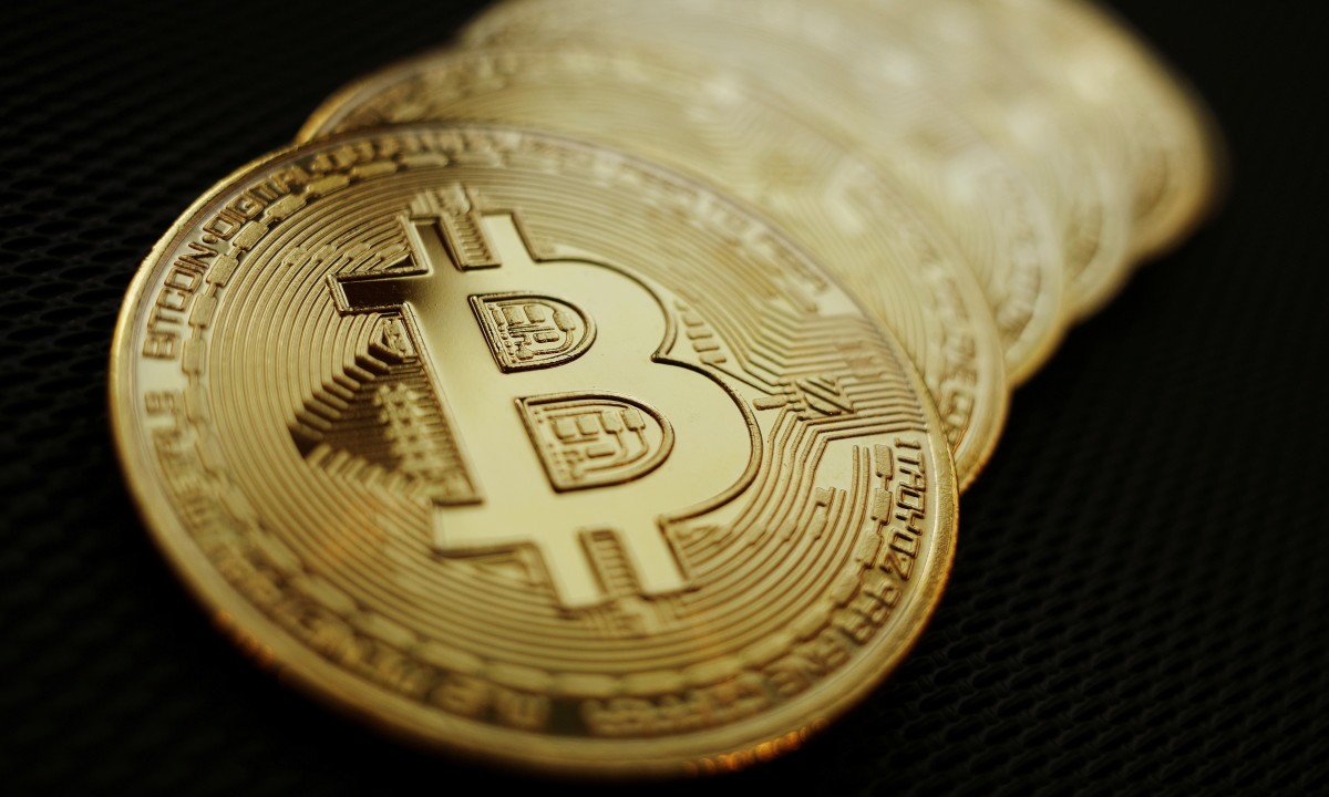 Bitcoin tăng trong khi phần lớn các đồng altcoin đang chứng kiến sự sụt giảm mạnh
