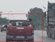 Xử phạt tài xế ô tô bán tải chở 6 cháu bé trên thùng xe ở Đại lộ Thăng Long