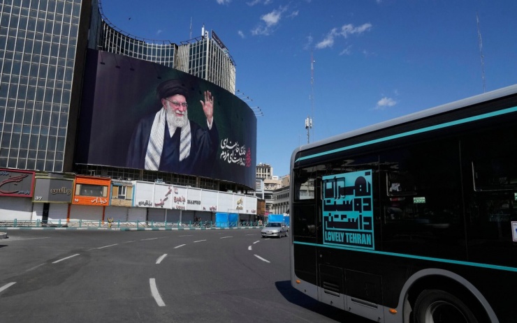 Iran “không hài lòng” với đề xuất 5 điểm của Trung Quốc và Pakistan - 1