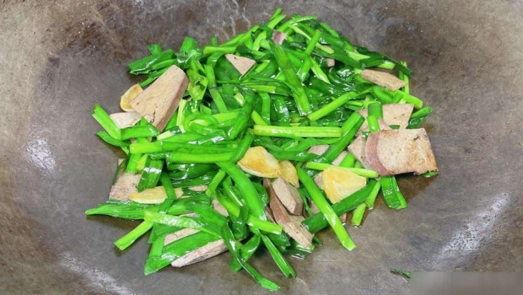 Loại rau ngon ngọt vào mùa xuân, giúp kháng khuẩn, tăng cường miễn dịch, bổ mắt, dưỡng da, hương vị cực thơm - 6