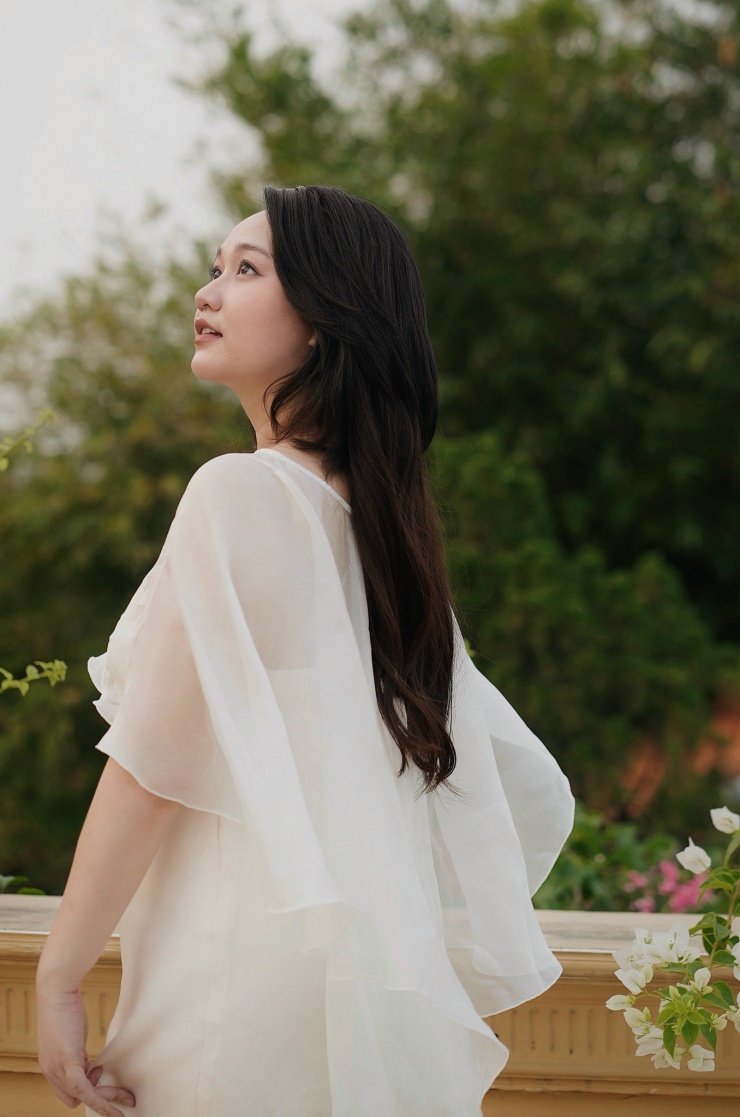 Hiện tại, trên trang cá nhân, Trúc Anh thường xuyên chia sẻ những khoảnh khắc đời thường tràn đầy năng lượng: từ phòng tập gym đến các hoạt động ngoài trời. Sự kiên trì đã mang lại kết quả tích cực khi vóc dáng của cô dần gọn gàng hơn, thần thái cũng tươi tắn và đầy sức sống.