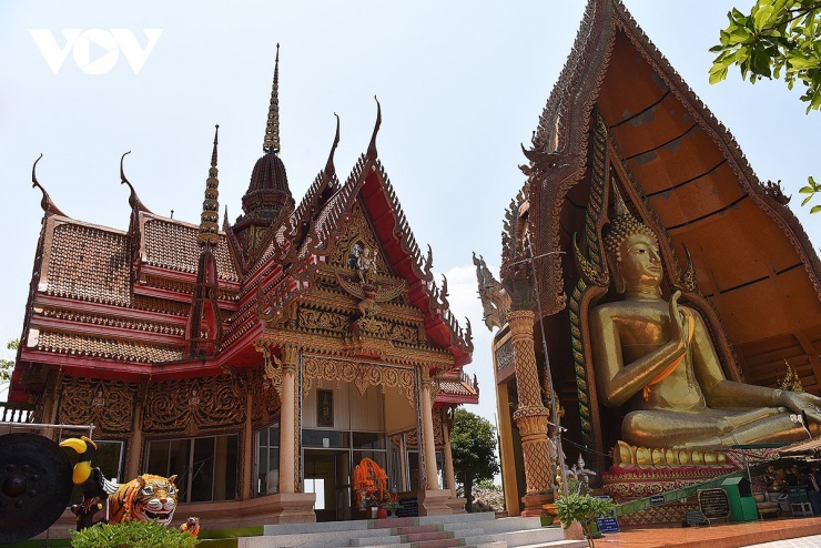 Giống như các ngôi chùa tiêu biểu khác tại xứ sở chùa Vàng,&nbsp;chùa hang cọp Wat Tham Suea&nbsp;là khu vực tôn nghiêm và là nơi linh thiêng.