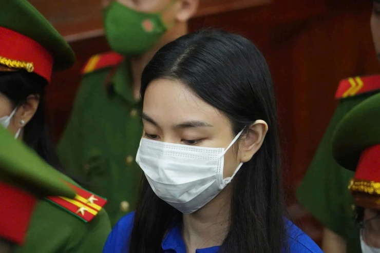 Hoa hậu Thùy Tiên tại phiên tòa sơ thẩm hồi tháng 11/2025. Ảnh: C.H.