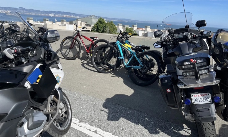 Nhóm 85 người đi xe đạp lao thẳng vào bẫy của cảnh sát - 1