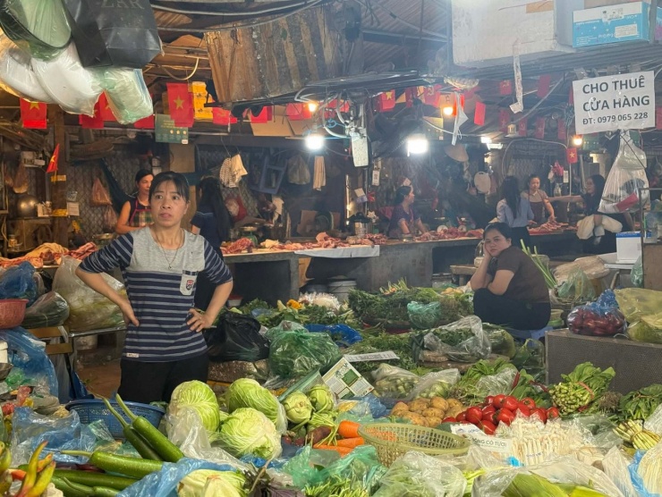 Giá rau xanh tăng khiến giá dịch vụ ăn uống tăng theo.