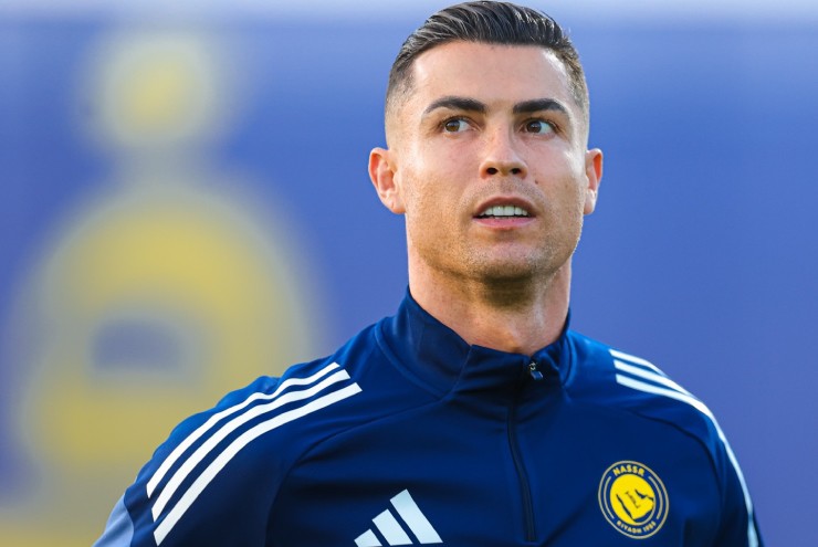 Ronaldo lập siêu phẩm đánh gót cực dị, cười hớn hở chờ ngày tái xuất