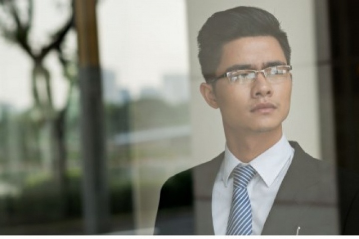 Sinh viên thuê kính thông minh AI để gian lận thi cử