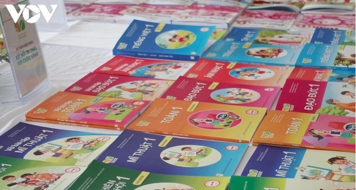 Miễn phí SGK trên toàn quốc từ năm học 2029–2030 - 1