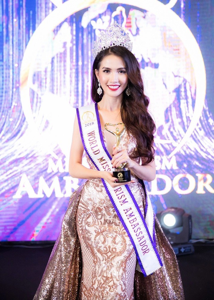 Phan Thị Mơ đăng quang Hoa hậu Đại sứ Du lịch Thế giới 2018.