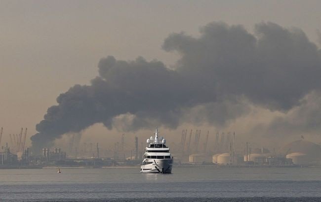 UAE cân nhắc hỗ trợ Mỹ 'phá vỡ' phong tỏa eo biển Hormuz - 1