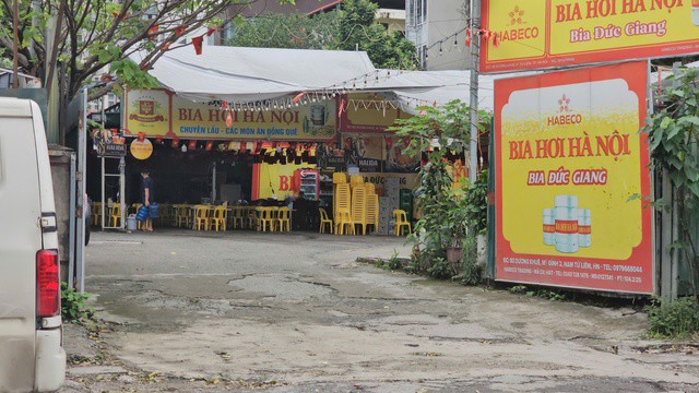 Theo bản đồ quy hoạch sử dụng đất của TP Hà Nội, khu đất này có ký hiệu PNK - đất trồng cây hàng năm khác. Tuy nhiên, không hiểu lý do gì nơi đây được "hô biến" thành nơi ăn uống.